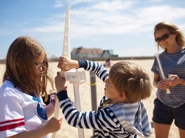Kinderen bouwen offshore windturbine met OffshoreWind4Kids